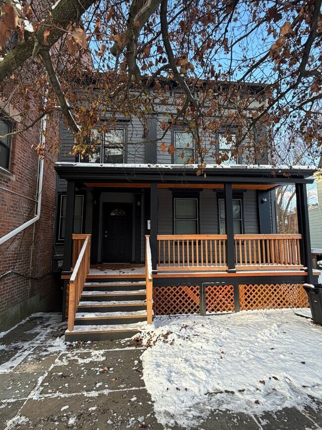 Photo - 283 Grand St