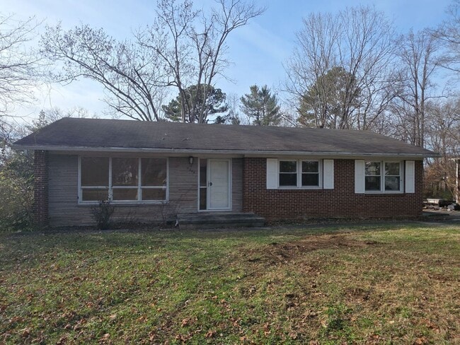 Building Photo - 3 Bedroom / 1.5 Home for Rent in Cookeville, TN!