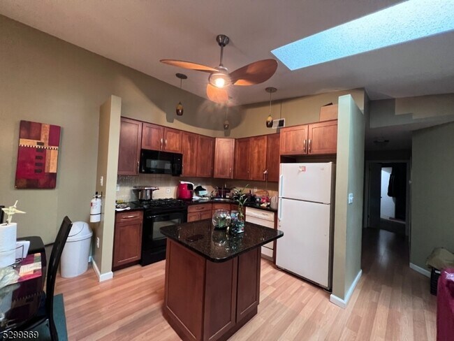 Photo - 87 Rachel Ct