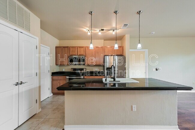 Building Photo - 10184 Park Meadows Dr Unit 1207