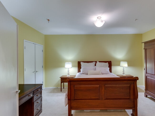 Photo - 1852 Clarendon Blvd