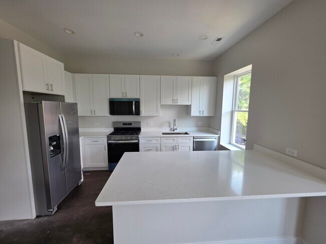 Photo - 3726 N Racine Ave Unit 3