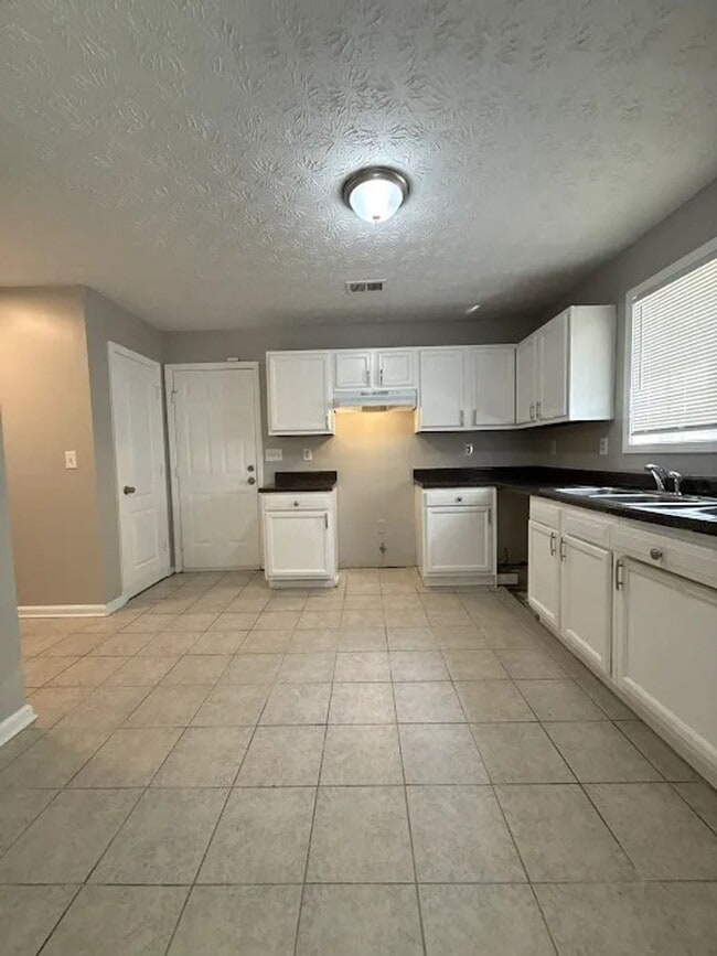 Photo - 3786 Rock Hollow Ct