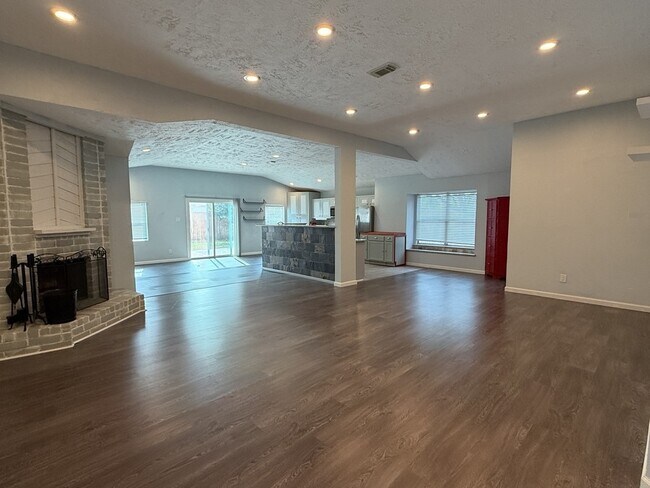 Photo - 306 Flora Vista Dr