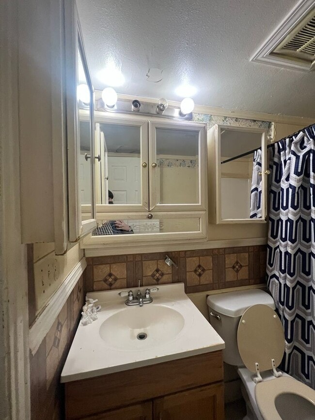 Photo - 520 W Main St