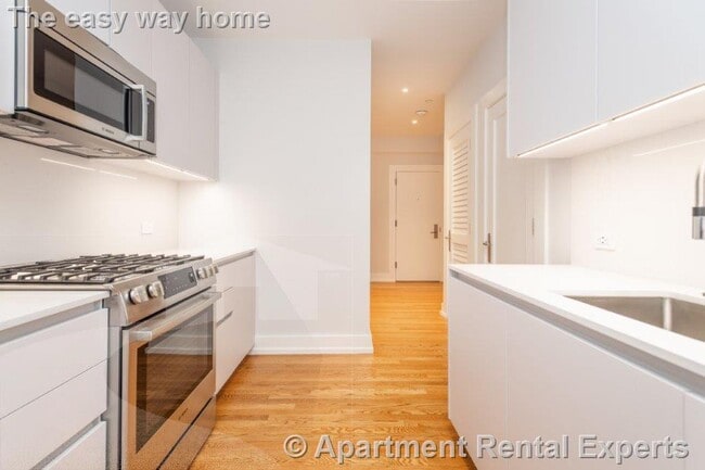 Building Photo - 17 Forest St