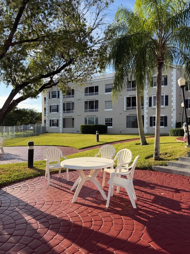 Photo - 2880 N Oakland Forest Dr Unit 106