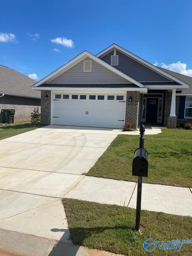 Photo - 121 Sorrelweed Dr