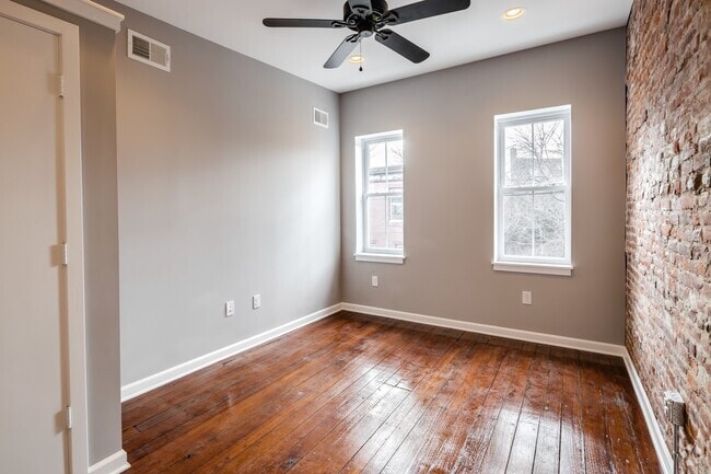 Building Photo - 2049 E Arizona St Rental