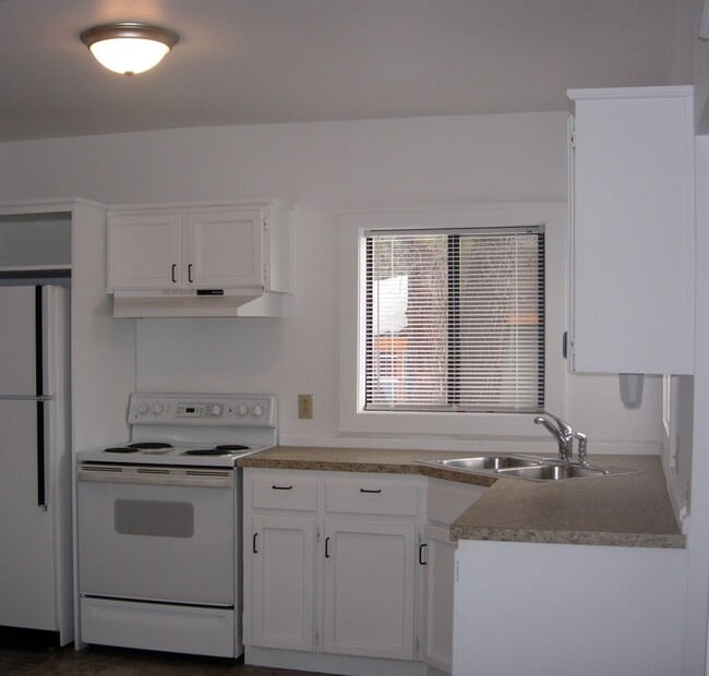 Photo - Charming 3-Bedroom, 1-Bathroom House in Northwest Bend, OR