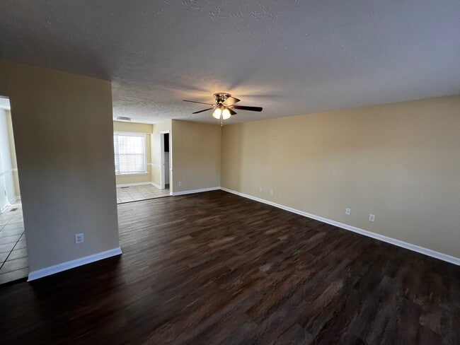 Photo - 5220 Redfield Dr