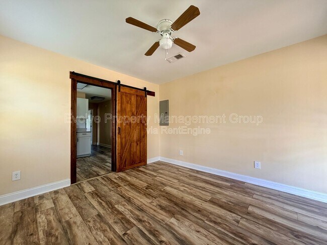 Photo - 679 Harrell St
