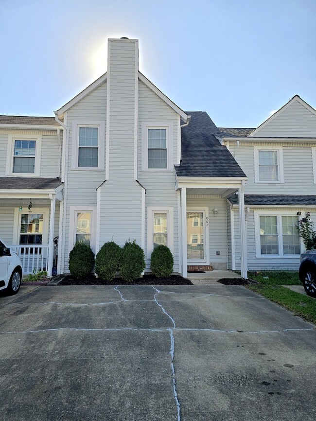Photo - STUNNING TWO STORY 3 BEDROOM/ 2.5 BATH TOW...