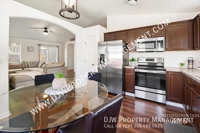 Photo - 1916 W Havenwood Ave