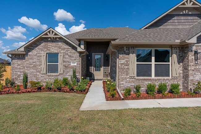 Photo - Modern Living: Spacious 5 Bed, 2 Bath Home...