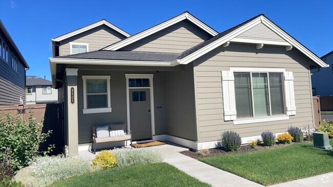 Building Photo - Gorgeous, like new home in Redmond!  A/C a...