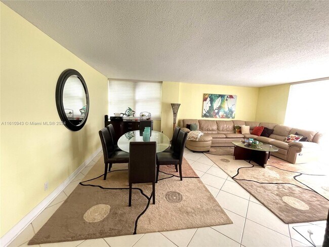 Photo - 2030 S Ocean Dr Unidad #327
