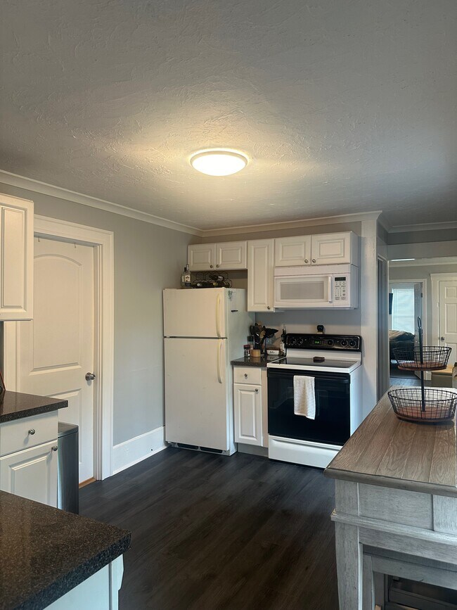 Kitchen - 14 Central St Unit 2