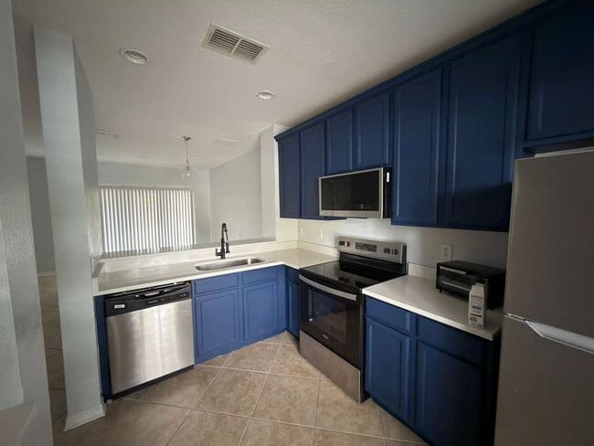 Photo - Beautiful 2BR/2.5BA Condo with Resort-Style Amenities Unit 4