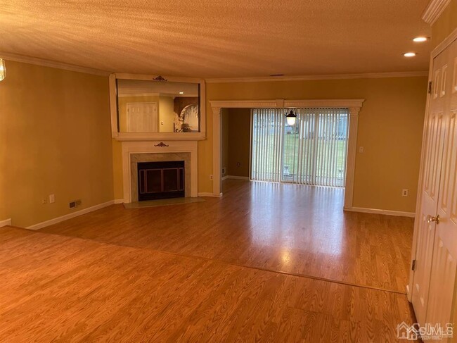 Photo - 11 Bristol Dr