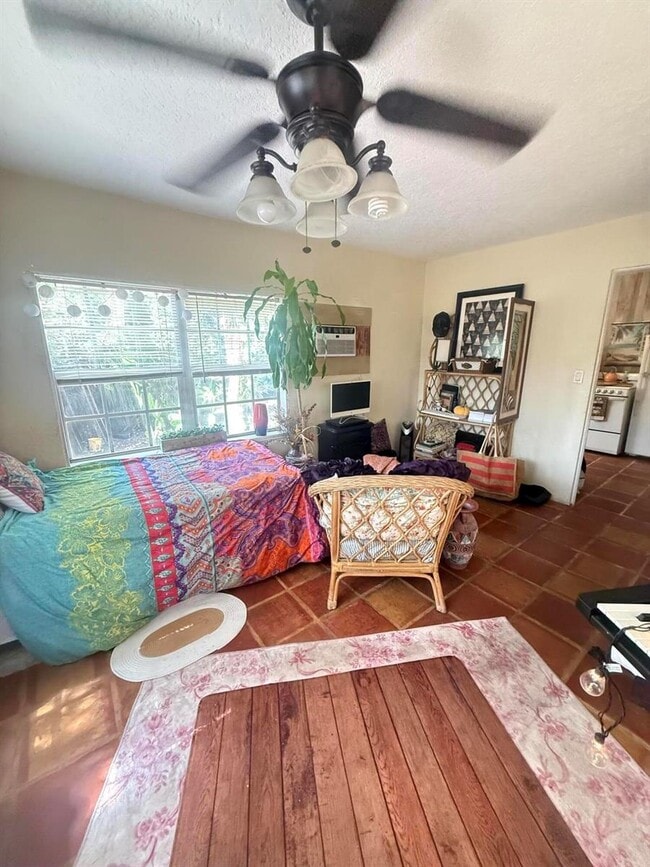 Photo - 407 W Palm St