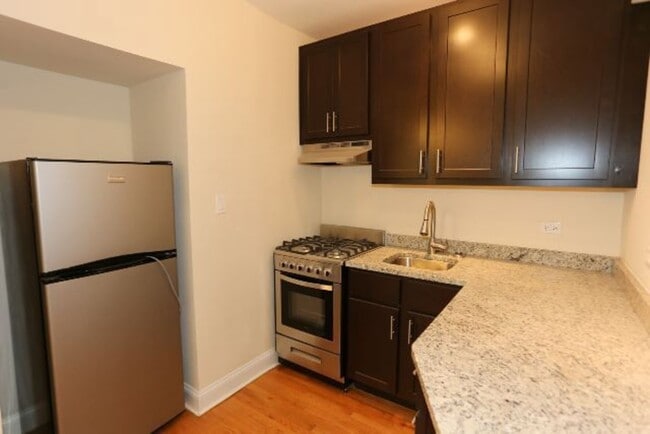 Photo - 626 W Patterson Ave Unit J09W