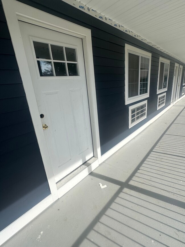 Photo - 1890 Broad St