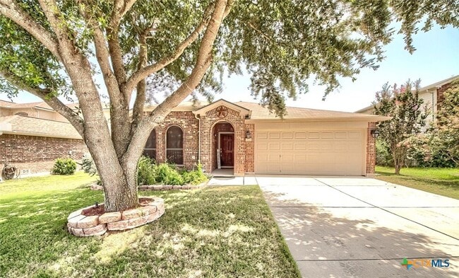 Building Photo - 5509 Columbia Dr