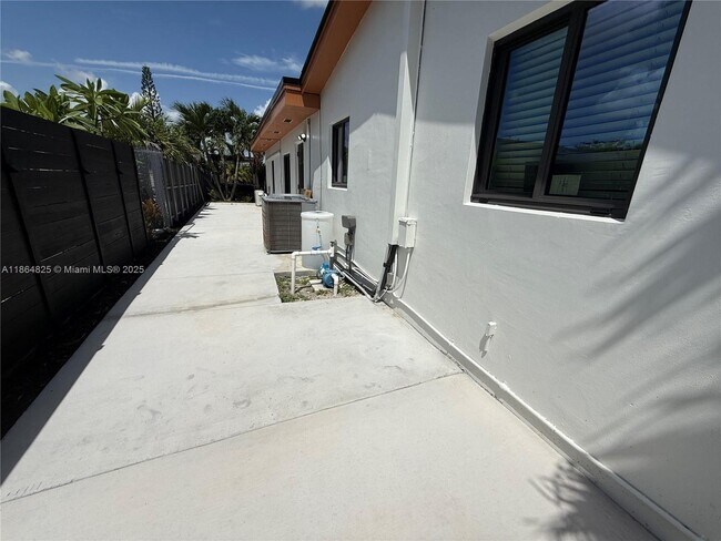 Photo - 16800 NW 72nd Ct Apartment Unit 0