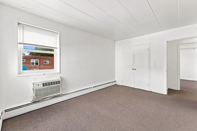 2025 W Granville Ave