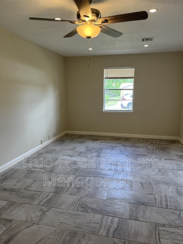 Photo - 14145 Cr 3500 Lp