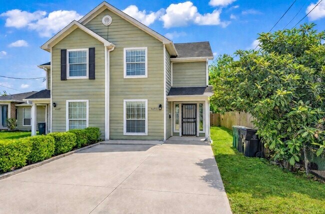 Building Photo - 4640 Knoxville St