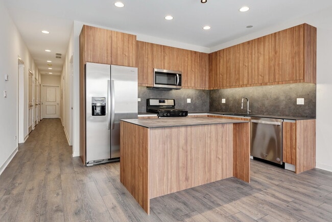 Photo - 2824 W Van Buren St Unit 201