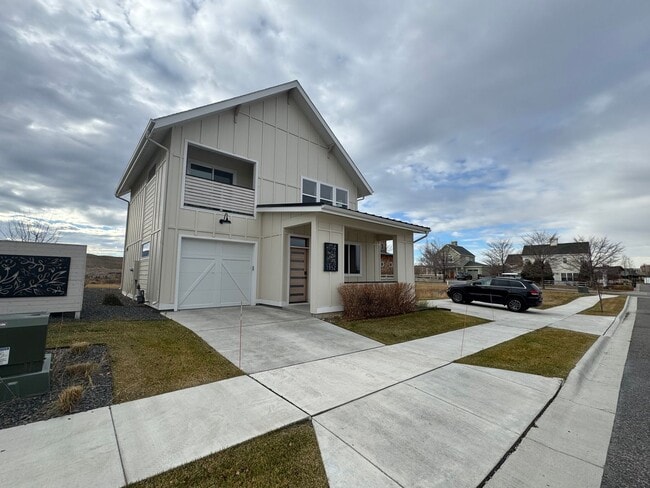 Photo - Chic, Fully-Furnished 3 Bed / 2.5 Bath Rental – Bozeman Convenience & Modern Comfort
