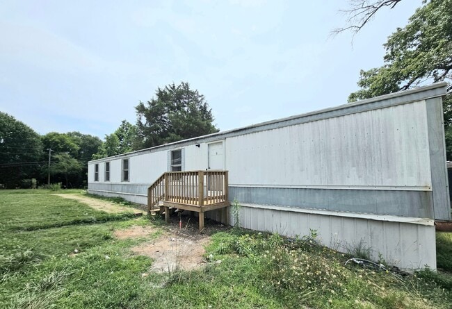 Photo - 1114 Lavender Rd