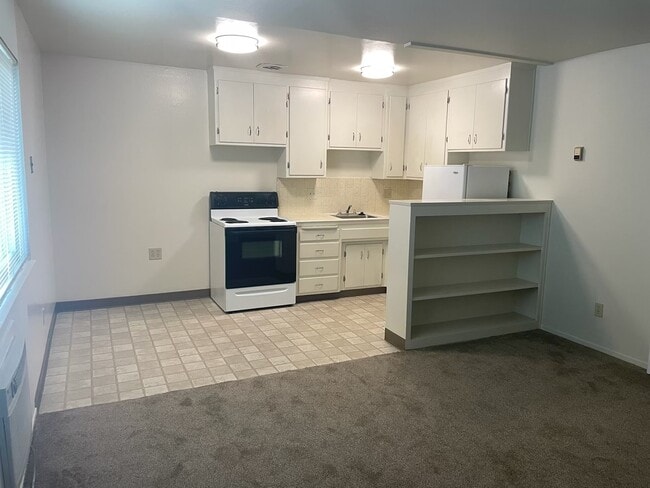 Photo - 2253 2nd Ave