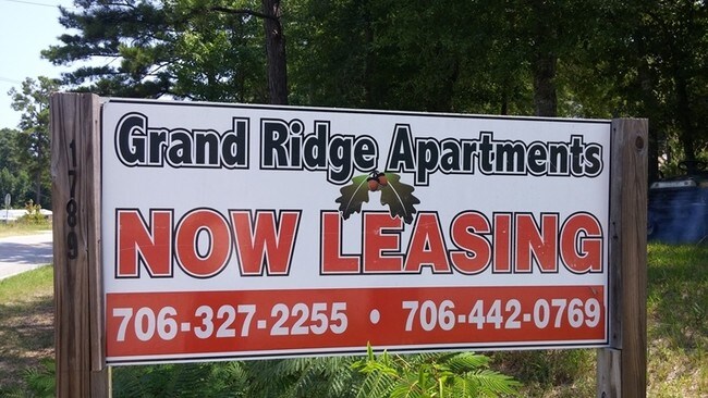 Signage - Grand Ridge Apartments