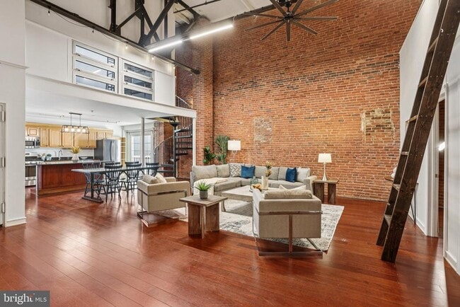 Building Photo - 810 N Hancock St Unit 11