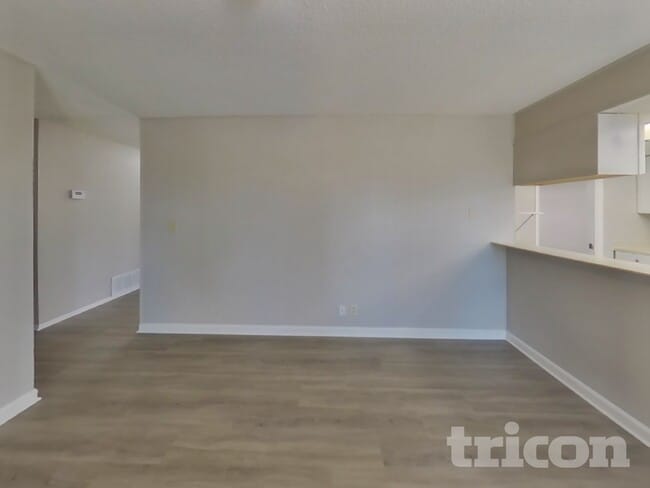 Photo - 7815 Melbury Forest