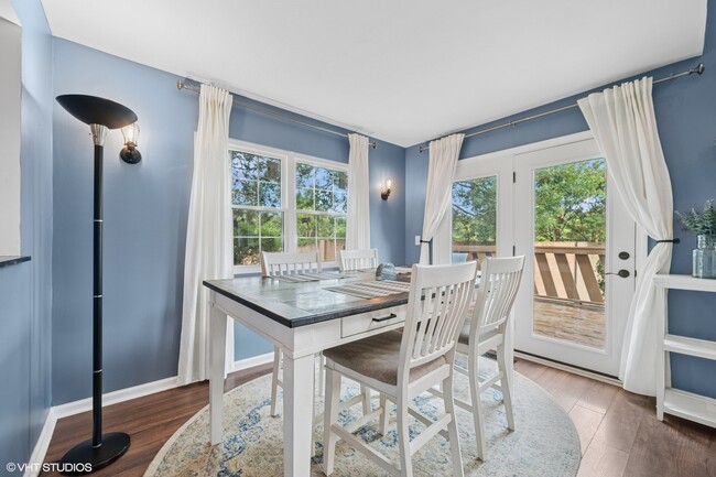 Photo - 627 Ascot Ln