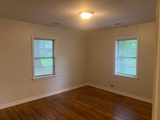 Photo - 3 Bed 1 Bath Home