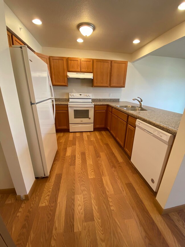 traditional 1 bedroom kitchen