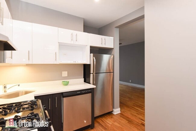 Photo - 625 W Cornelia Ave Unit A09C
