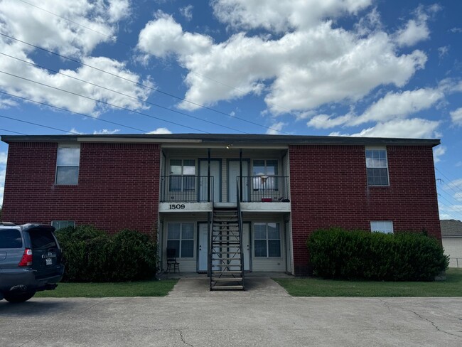 Photo - 1509 Dugger Cir Apartamento Unidad # C