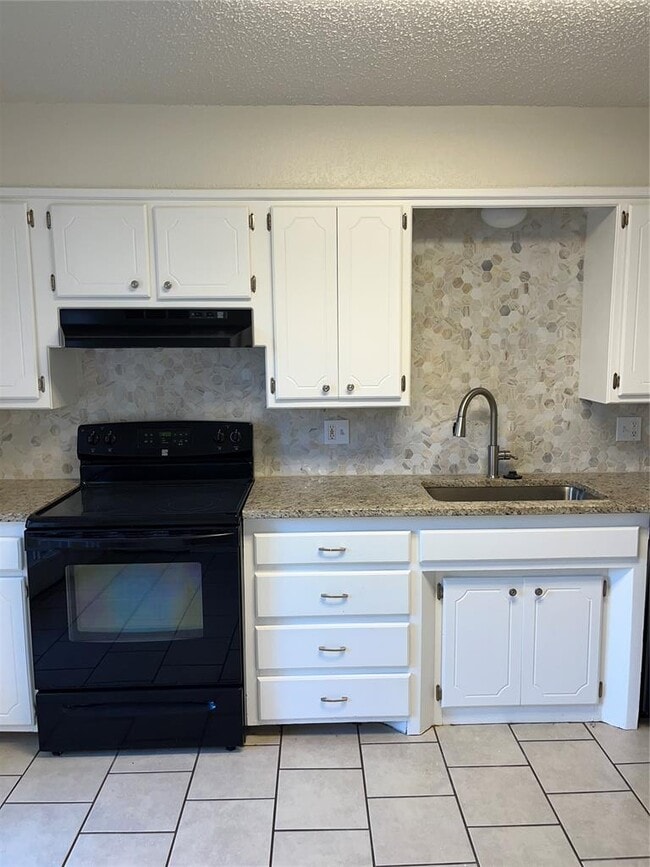 Photo - 121 Stonewood Dr