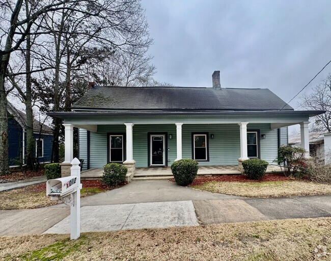 Building Photo - Completely Renovated Historic Home in Olde...