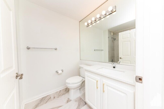 Photo - 1 bedroom in Chicago IL 60654 Unit 3107