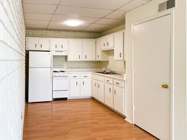 Photo - Ponderosa Apartments