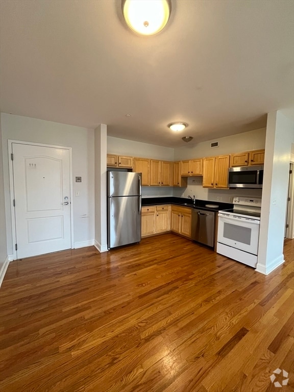 Building Photo - 501 Eastern Ave Unit 305 Rental