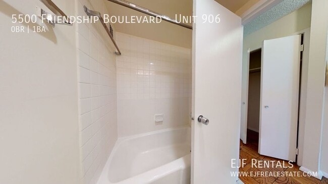 Photo - 5500 Friendship Blvd Unidad 906